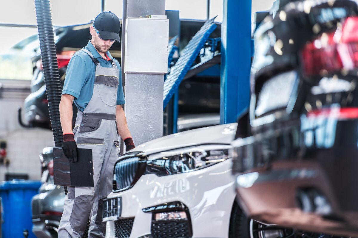 Professional auto repair service at Euro Motor Clinic